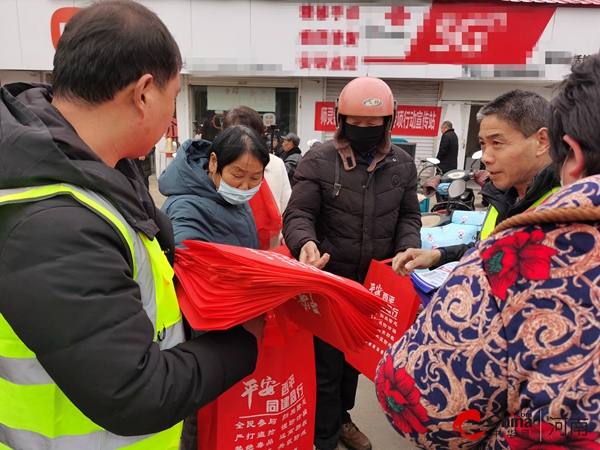 西平县师灵镇：街头戏曲搭平台 防诈宣传保平安