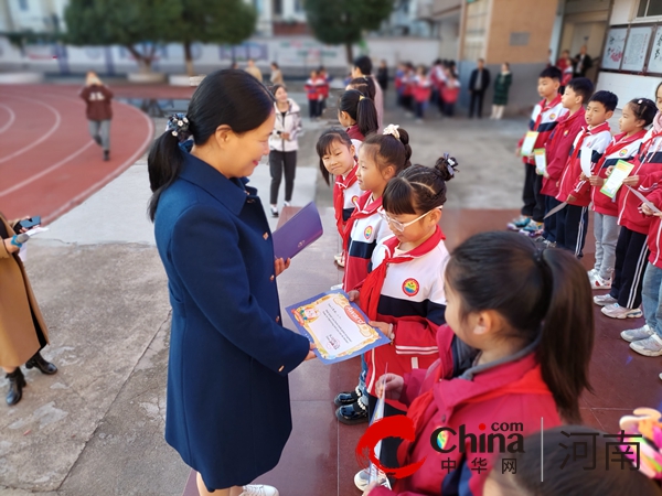 驻马店市第十二小学举行英语书法大赛颁奖仪式|天天通讯